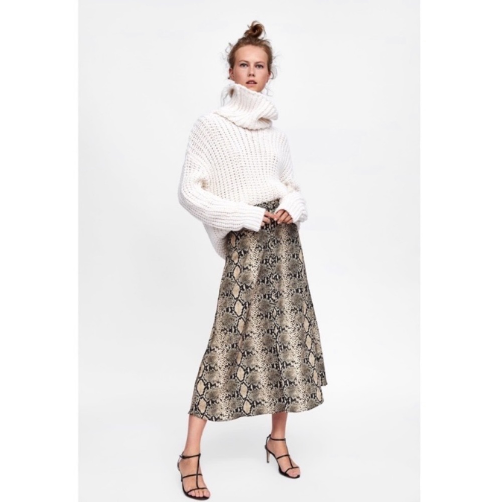 ZARA BLOGGERS FAVORITE SNAKE PRINT SKIRT